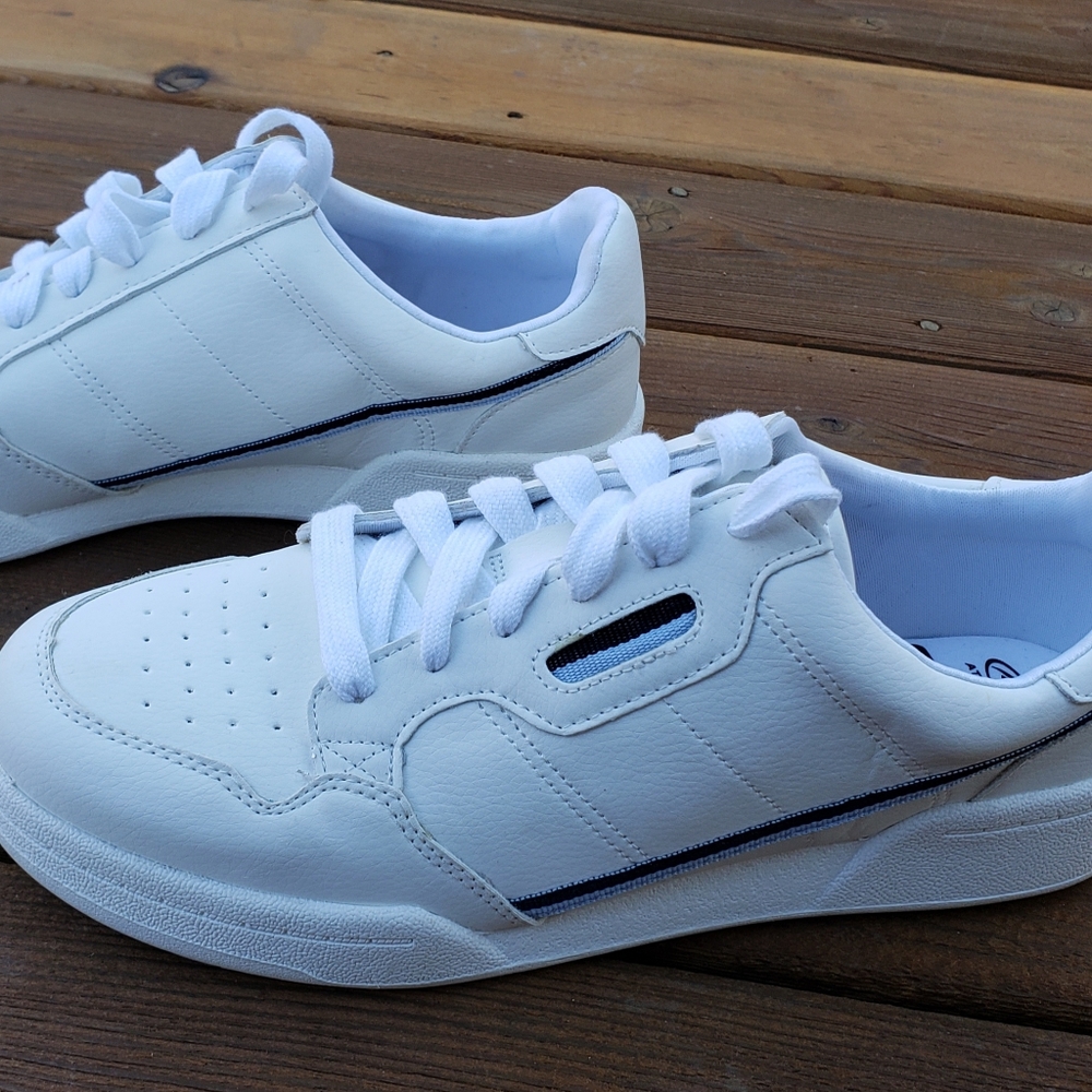 Bloggers Fav Athletic Works Sneakers for Denim 10 - Picture 10 of 10